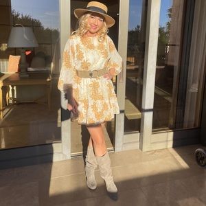 Cute long sleeves dress